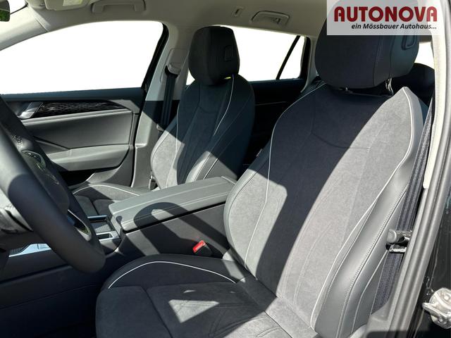 Volkswagen / Passat Variant / Schwarz / / / DSG+AHK+NAVI+MATRIX+MASSAGE+ACC+KAMERA