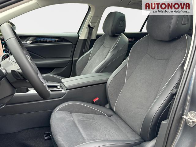 Volkswagen / Passat Variant / Grau / / / DSG+PANO+NAVI+MATRIX+360 KAM+MASSAGE+ACC+18 LM