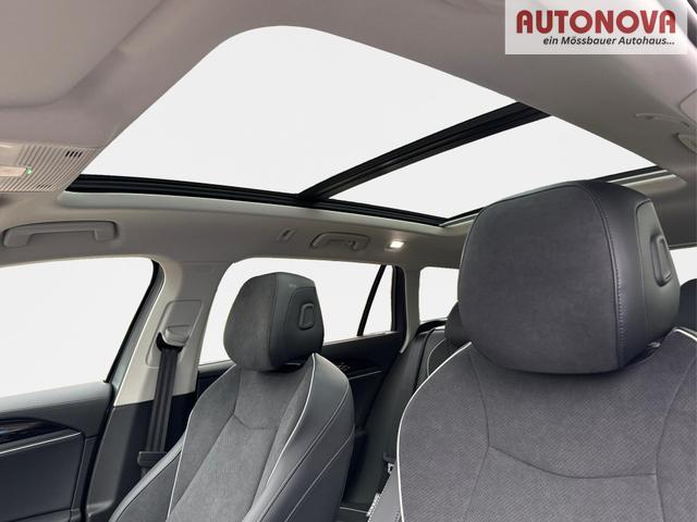 Volkswagen / Passat Variant / Grau / / / DSG+PANO+NAVI+MATRIX+360 KAM+MASSAGE+ACC+18 LM