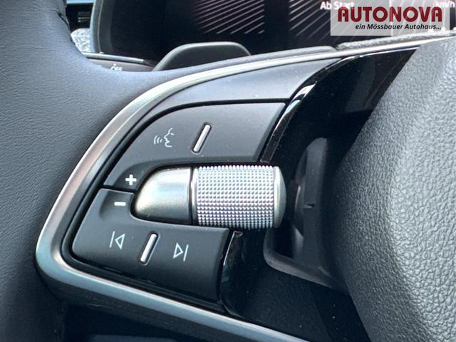 Skoda / Kamiq / Silber / / / SHZ+KAMERA+SMARTLINK+PDC+LED+16 ALU