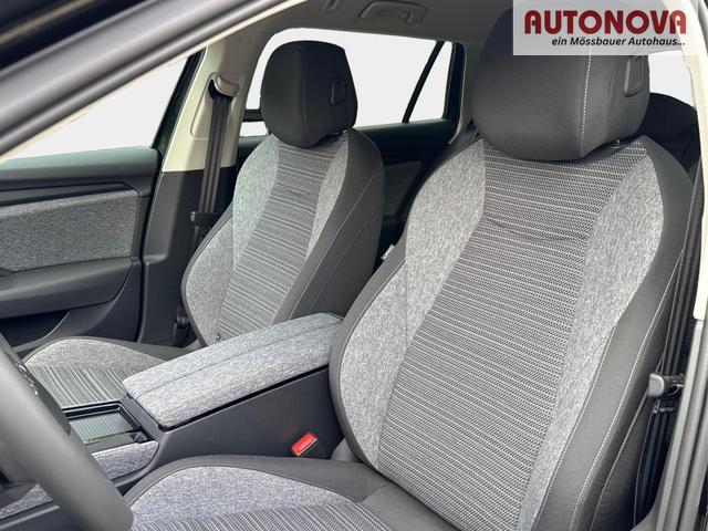 Skoda / Superb Combi / / / / DSG+NAVI+AHK+EL.HECKKL.+KESSY+SHZ, Beispielbilder, ggf. teilweise mit Sonderausstattung