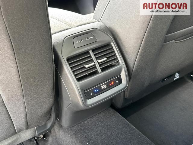 Skoda / Superb Combi / / / / DSG+NAVI+AHK+EL.HECKKL.+KESSY+SHZ, Beispielbilder, ggf. teilweise mit Sonderausstattung