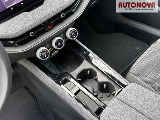 Skoda / Superb Combi / / / / DSG+NAVI+AHK+EL.HECKKL.+KESSY+SHZ, Beispielbilder, ggf. teilweise mit Sonderausstattung