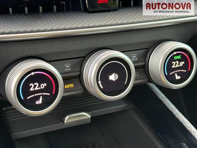 Skoda / Superb Combi / / / / DSG+NAVI+AHK+EL.HECKKL.+KESSY+SHZ, Beispielbilder, ggf. teilweise mit Sonderausstattung