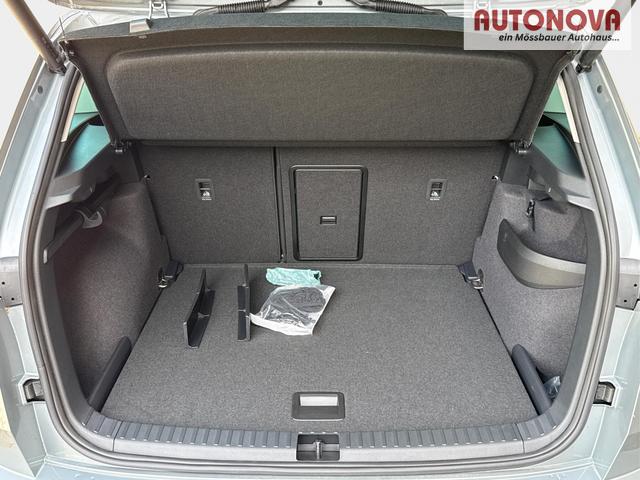 Skoda / Karoq / Silber / / / AHK+el.HECKKLAPPE+KAMERA+PDC+ACC, Beispielbilder, ggf. teilweise mit Sonderausstattung