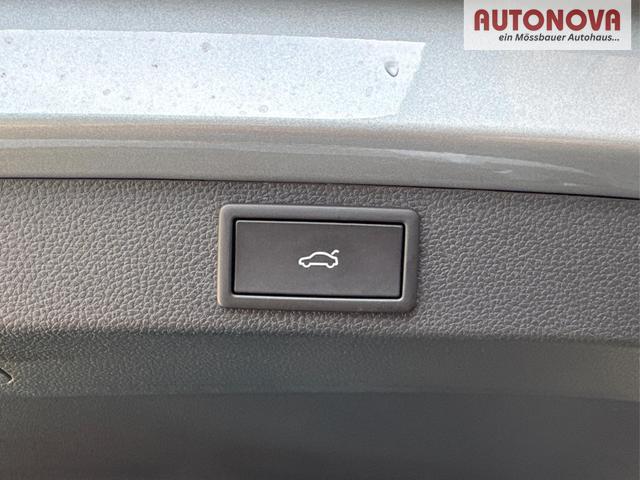Skoda / Karoq / Silber / / / AHK+el.HECKKLAPPE+KAMERA+PDC+ACC, Beispielbilder, ggf. teilweise mit Sonderausstattung