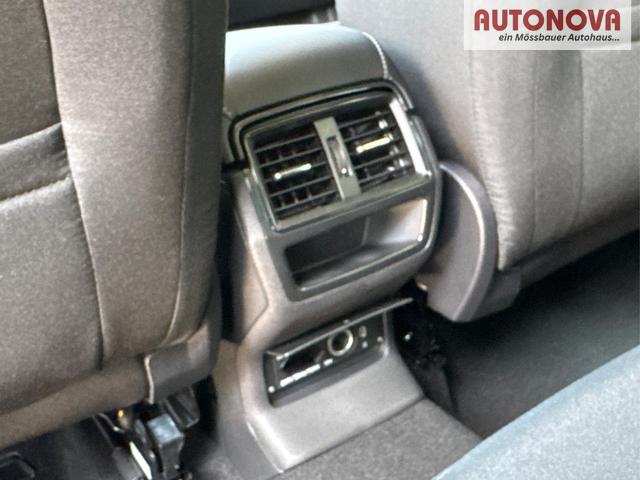 Skoda / Karoq / Silber / / / AHK+el.HECKKLAPPE+KAMERA+PDC+ACC, Beispielbilder, ggf. teilweise mit Sonderausstattung