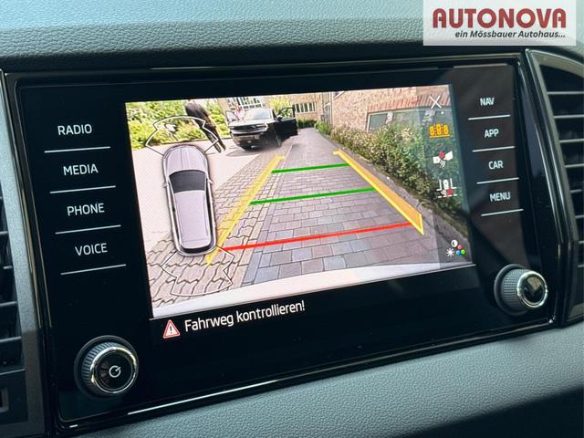 Skoda / Karoq / Silber / / / AHK+el.HECKKLAPPE+KAMERA+PDC+ACC, Beispielbilder, ggf. teilweise mit Sonderausstattung