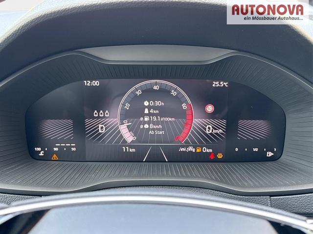 Skoda / Karoq / Silber / / / AHK+el.HECKKLAPPE+KAMERA+PDC+ACC, Beispielbilder, ggf. teilweise mit Sonderausstattung
