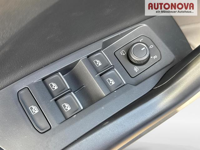 Volkswagen / T-Cross / Blau / / / MATRIX+SHZ+KAMERA+ACC+18'' ALU+KESSY+APP
