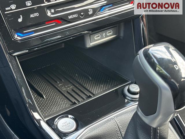 Volkswagen / T-Cross / Silber / / / MATRIX+SHZ+KAMERA+ACC+18'' ALU+KESSY+APP, Beispielbilder, ggf. teilweise mit Sonderausstattung