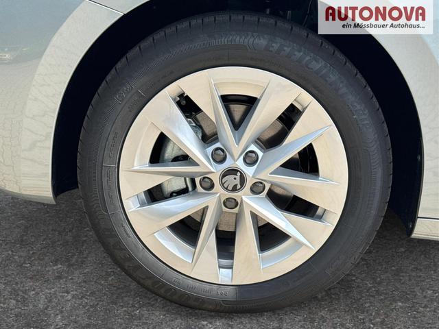 Skoda / Octavia Combi / Silber / / / ACC+AHK+eHK+KAM+PDC+LED+17 ALU+SHZ, Beispielbilder, ggf. teilweise mit Sonderausstattung