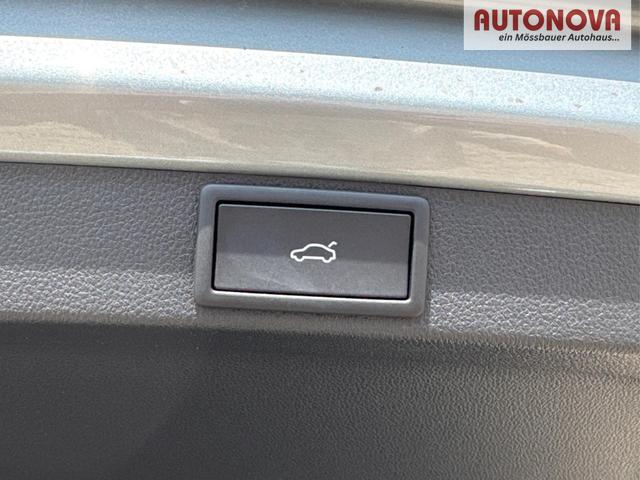 Skoda / Octavia Combi / Silber / / / ACC+AHK+eHK+KAM+PDC+LED+17 ALU+SHZ, Beispielbilder, ggf. teilweise mit Sonderausstattung