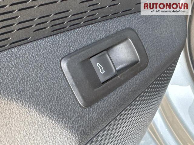 Skoda / Octavia Combi / Silber / / / ACC+AHK+eHK+KAM+PDC+LED+17 ALU+SHZ, Beispielbilder, ggf. teilweise mit Sonderausstattung