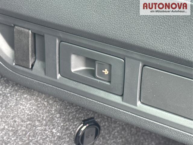 Skoda / Octavia Combi / Silber / / / ACC+AHK+eHK+KAM+PDC+LED+17ALU+SHZ