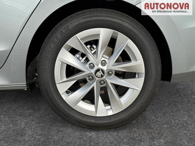 Skoda / Octavia Combi / Silber / / / ACC+AHK+eHK+KAM+PDC+LED+17ALU+SHZ