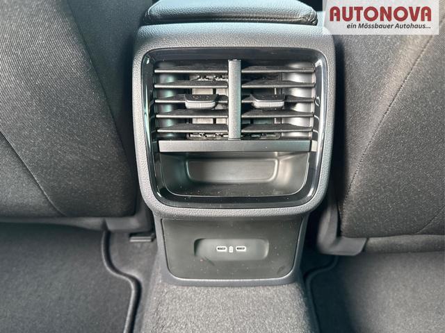 Skoda / Octavia Combi / Silber / / / ACC+AHK+eHK+KAM+PDC+LED+17ALU+SHZ