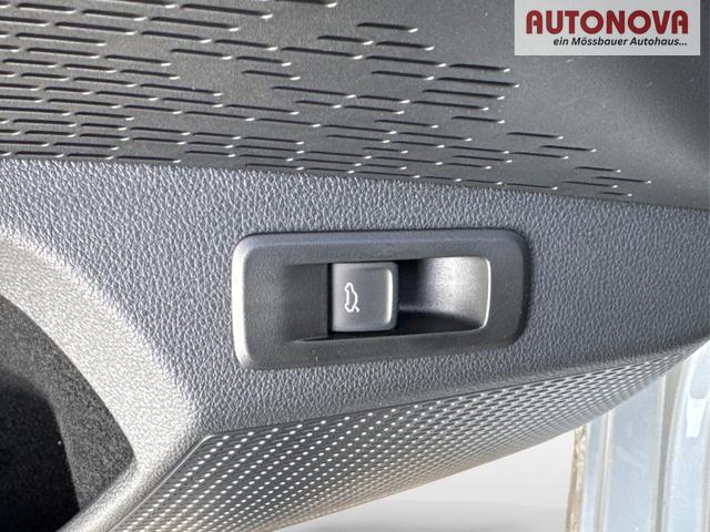 Skoda / Octavia Combi / Silber / / / ACC+AHK+eHK+KAM+PDC+LED+17ALU+SHZ