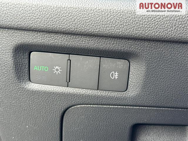 Skoda / Octavia Combi / Silber / / / ACC+AHK+eHK+KAM+PDC+LED+17ALU+SHZ