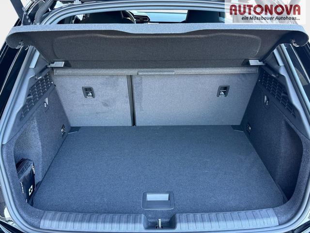 Audi A3 TFSI 150 S tronic line AHK Matrix ACC elHk SpSi 3JG 