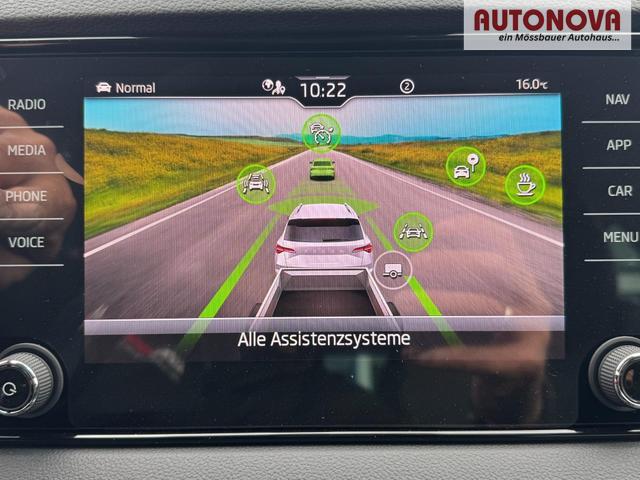 Skoda Karoq Extra Plus 2,0 TDI DSG 2Zoklima 2xEinparkhilfe AHK Kamera Sitzheizung beheiztes Lenkrad 