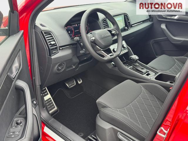 Skoda Karoq Sportline 1,5 TSI DSG 2ZKlimaautomatik Canton Anh&auml;ngerkupplung Totewinkel Assistent 2 x Einparkhilfe Kamera 19 Zoll Felgen adaptiver Tempomat 5J Garantie 
