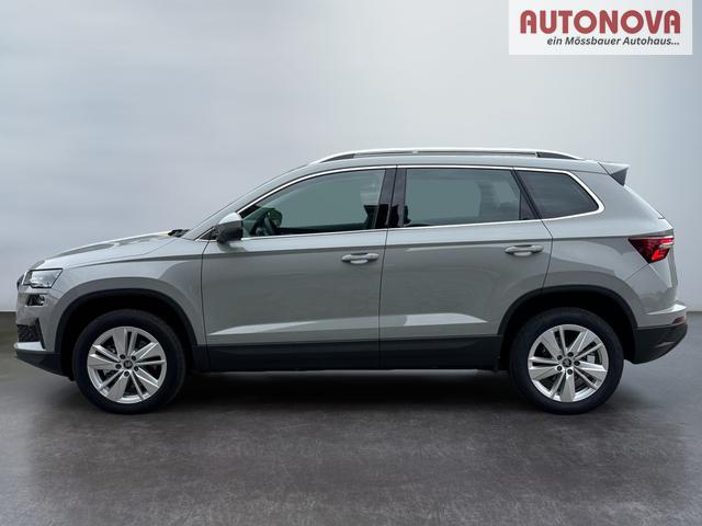 Skoda Karoq Extra Plus 2,0 TDI DSG 2Zoklima 2xEinparkhilfe AHK Kamera Sitzheizung beheiztes Lenkrad 