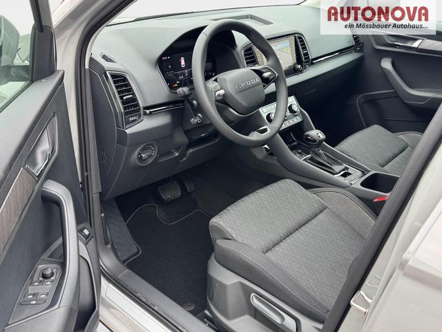Skoda Karoq Extra Plus 2,0 TDI DSG 2Zoklima 2xEinparkhilfe AHK Kamera Sitzheizung beheiztes Lenkrad 
