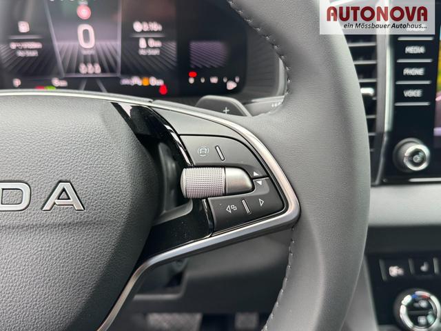 Skoda Karoq Extra Plus 2,0 TDI DSG 2Zoklima 2xEinparkhilfe AHK Kamera Sitzheizung beheiztes Lenkrad 