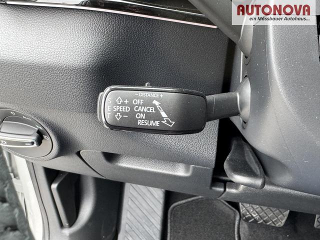 Skoda Karoq Extra Plus 2,0 TDI DSG 2Zoklima 2xEinparkhilfe AHK Kamera Sitzheizung beheiztes Lenkrad 