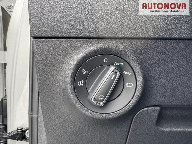 Skoda Karoq Extra Plus 2,0 TDI DSG 2Zoklima 2xEinparkhilfe AHK Kamera Sitzheizung beheiztes Lenkrad 