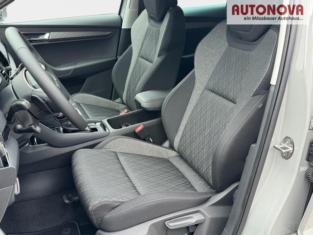 Skoda Karoq Extra Plus 2,0 TDI DSG 2Zoklima 2xEinparkhilfe AHK Kamera Sitzheizung beheiztes Lenkrad 