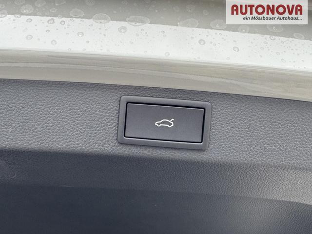 Skoda Karoq Extra Plus 2,0 TDI DSG 2Zoklima 2xEinparkhilfe AHK Kamera Sitzheizung beheiztes Lenkrad 