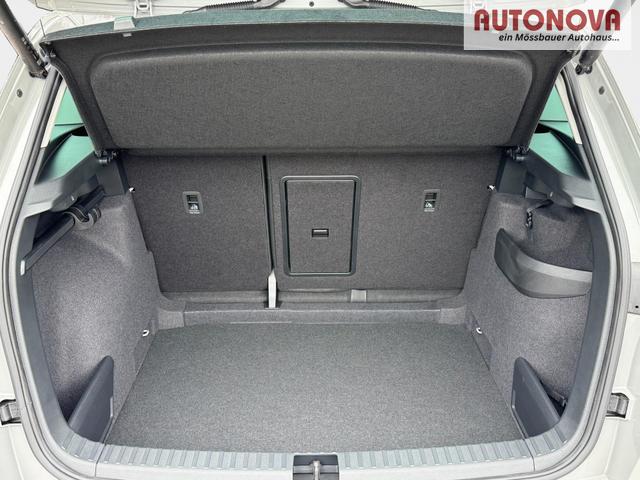 Skoda Karoq Extra Plus 2,0 TDI DSG 2Zoklima 2xEinparkhilfe AHK Kamera Sitzheizung beheiztes Lenkrad 