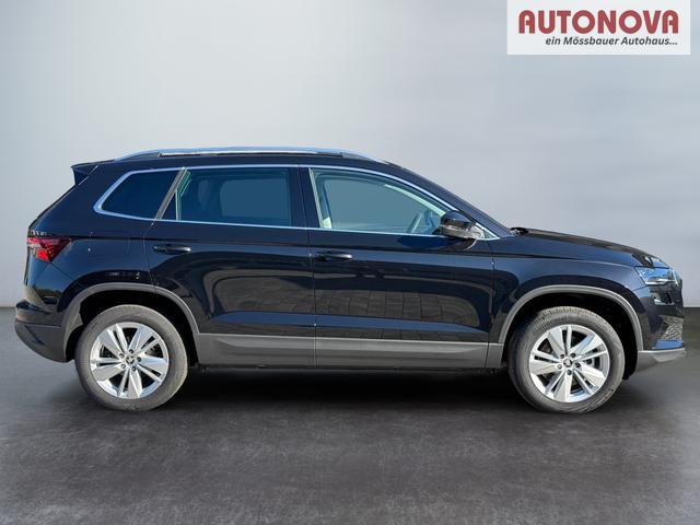 Skoda Karoq Extra Plus 1,5 TSI DSG 2Zoklima 2xEinparkhilfe AHK Kamera Sitzheizung beheiztes Lenkrad 