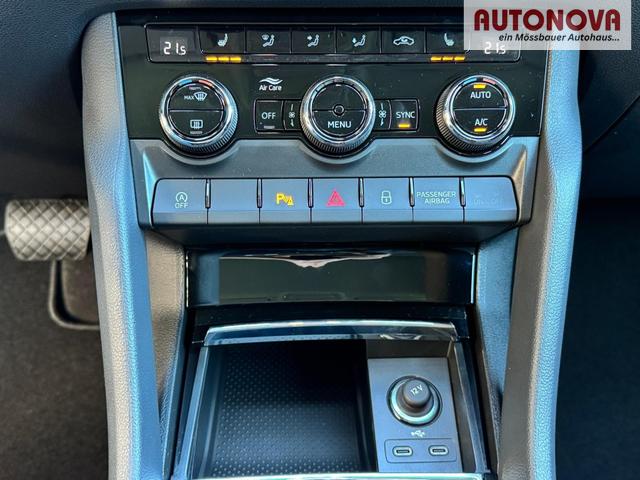 Skoda Karoq Extra Plus 1,5 TSI DSG 2Zoklima 2xEinparkhilfe AHK Kamera Sitzheizung beheiztes Lenkrad 