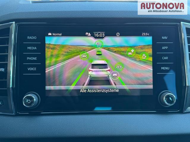 Skoda Karoq Extra Plus 1,5 TSI DSG 2Zoklima 2xEinparkhilfe AHK Kamera Sitzheizung beheiztes Lenkrad 