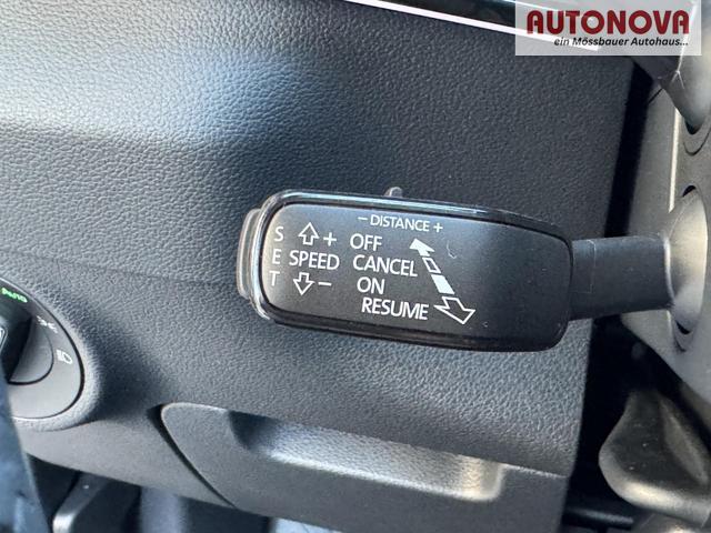 Skoda Karoq Extra Plus 1,5 TSI DSG 2Zoklima 2xEinparkhilfe AHK Kamera Sitzheizung beheiztes Lenkrad 