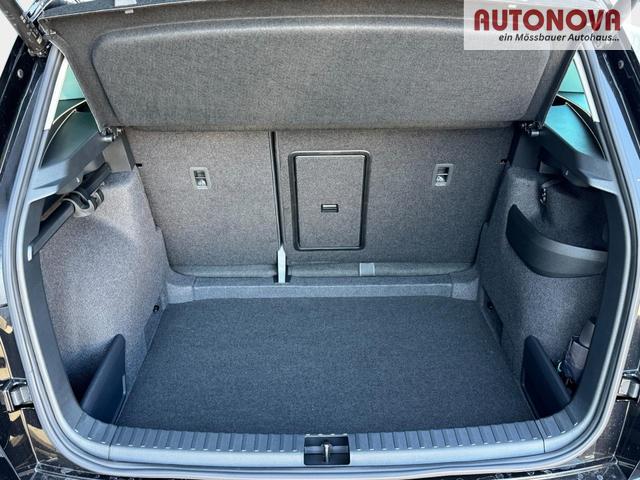 Skoda Karoq Extra Plus 1,5 TSI DSG 2Zoklima 2xEinparkhilfe AHK Kamera Sitzheizung beheiztes Lenkrad 