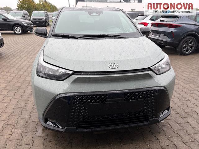 Toyota Aygo X Pulse 1.5 Hybrid 115PS CVT/AUTOMATIK, 3 Jahre Garantie, 17" Alufelgen, Uni-Lackierung Tarragon /Dach schwarz, Privacy-Glas, Sitzheizung, R&uuml;ckfahrkamera, Klimaautomatik, Audiosystem 9" + Smartphone-Integration, Lederlenkrad, ACC, ZV mit Fernbedienung 