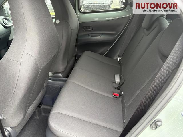 Toyota Aygo X Pulse 1.5 Hybrid 115PS CVT/AUTOMATIK, 3 Jahre Garantie, 17" Alufelgen, Uni-Lackierung Tarragon /Dach schwarz, Privacy-Glas, Sitzheizung, R&uuml;ckfahrkamera, Klimaautomatik, Audiosystem 9" + Smartphone-Integration, Lederlenkrad, ACC, ZV mit Fernbedienung 