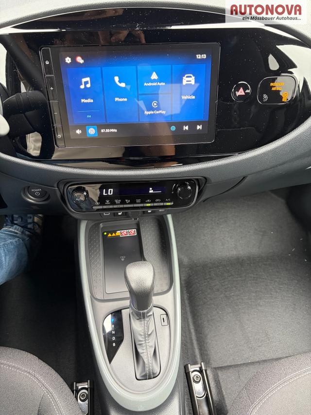 Toyota Aygo X Pulse 1.5 Hybrid 115PS CVT/AUTOMATIK, 3 Jahre Garantie, 17" Alufelgen, Uni-Lackierung Tarragon /Dach schwarz, Privacy-Glas, Sitzheizung, R&uuml;ckfahrkamera, Klimaautomatik, Audiosystem 9" + Smartphone-Integration, Lederlenkrad, ACC, ZV mit Fernbedienung 