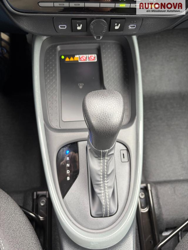 Toyota Aygo X Pulse 1.5 Hybrid 115PS CVT/AUTOMATIK, 3 Jahre Garantie, 17" Alufelgen, Uni-Lackierung Tarragon /Dach schwarz, Privacy-Glas, Sitzheizung, R&uuml;ckfahrkamera, Klimaautomatik, Audiosystem 9" + Smartphone-Integration, Lederlenkrad, ACC, ZV mit Fernbedienung 