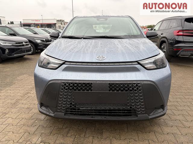 Toyota Aygo X Play 1.5 Hybrid 115PS CVT/AUTOMATIK, Celestite Grey Metallic , 3 Jahre Garantie, 17" Alufelgen, Sitzheizung, R&uuml;ckfahrkamera, Klimaautomatik, Audiosystem 9" + Smartphone-Integration, Lederlenkrad, ACC, ZV mit Fernbedienung 