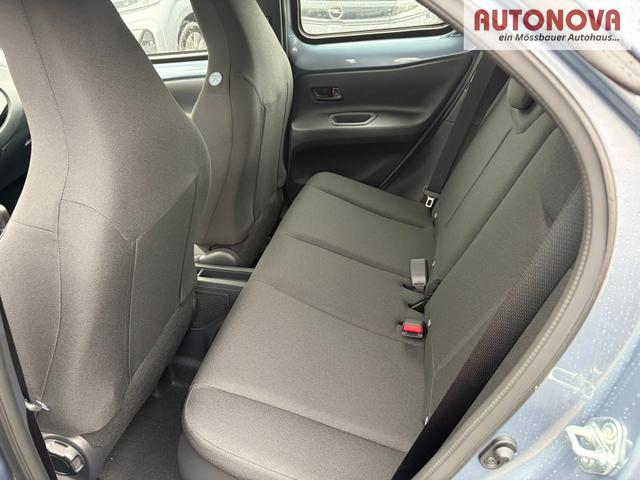 Toyota Aygo X Play 1.5 Hybrid 115PS CVT/AUTOMATIK, Celestite Grey Metallic , 3 Jahre Garantie, 17" Alufelgen, Sitzheizung, R&uuml;ckfahrkamera, Klimaautomatik, Audiosystem 9" + Smartphone-Integration, Lederlenkrad, ACC, ZV mit Fernbedienung 
