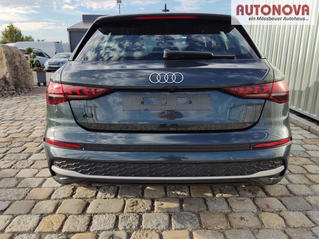 Audi / A3 Sportback / Grau / / / 