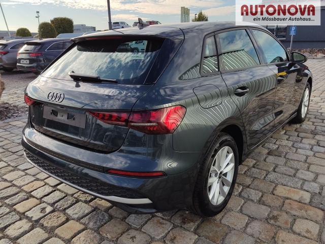 Audi / A3 Sportback / Grau / / / 