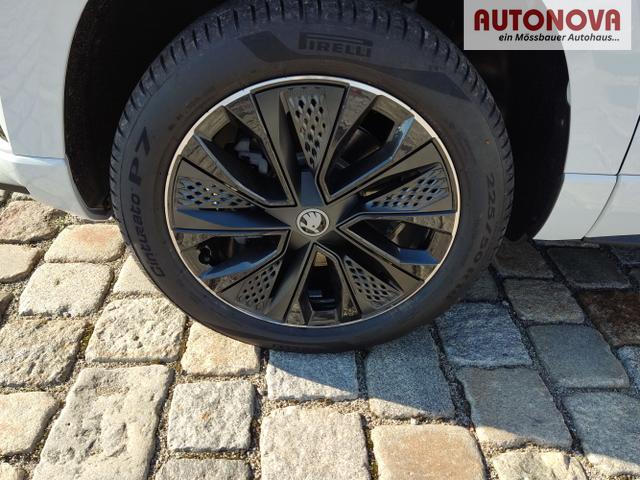 Skoda / Karoq / Wei&szlig; / / / , Beispielbilder, ggf. teilweise mit Sonderausstattung