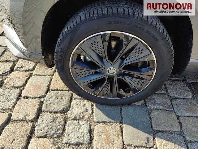 Skoda / Karoq / Grau / / / , Beispielbilder, ggf. teilweise mit Sonderausstattung