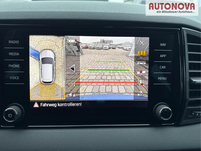 Skoda / Karoq / Blau / / / , Beispielbilder, ggf. teilweise mit Sonderausstattung